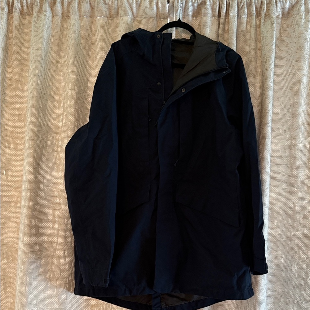 Men’s North Face shell XL